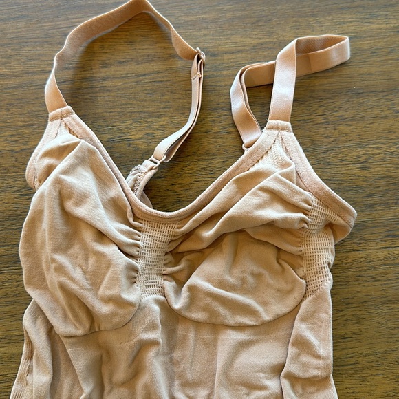 SKIMS SCULPTING BODYSUIT BRIEF W/ SNAPS - Picture 9 of 16